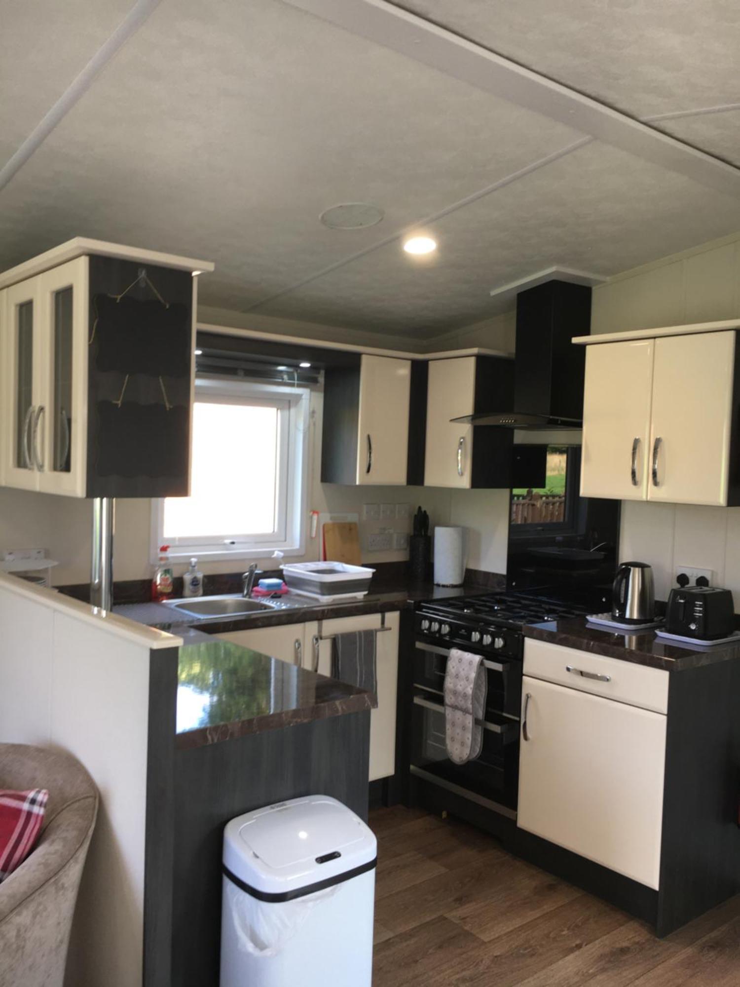 Thistle Lodge Доллар Экстерьер фото
